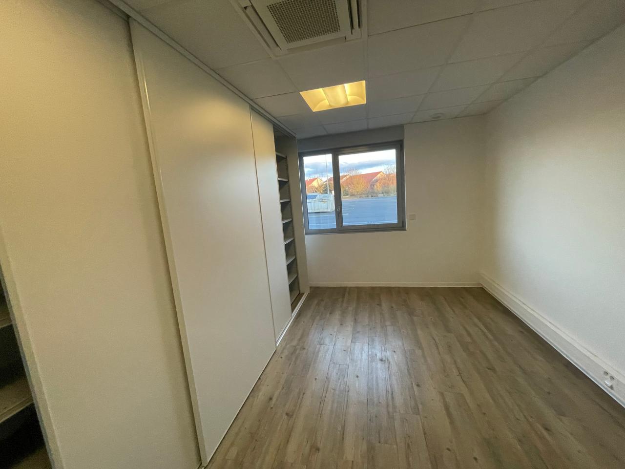 Bureau Ennery 530m² Location bureau Ennery Moselle OLBUR2427304 3